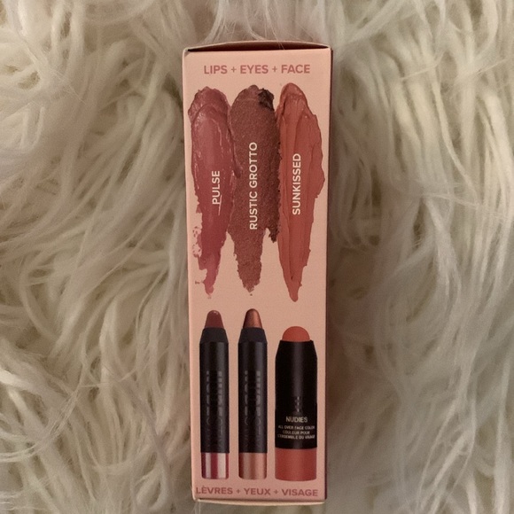 NUDESTIX Sunkissed Nudes Mini 3-piece Kit - Picture 3 of 13